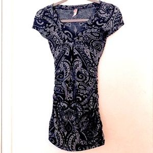 Small blue and grey top